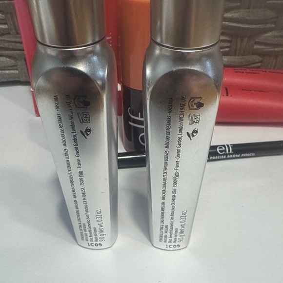 ELF and Benefit Lip Kit, concealers and mascara - Picture 3 of 14
